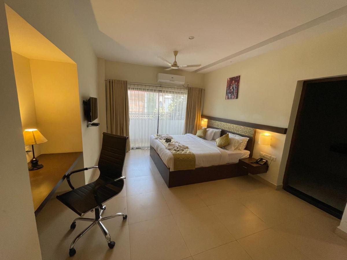 Hotel Yamuna Adur Exterior photo