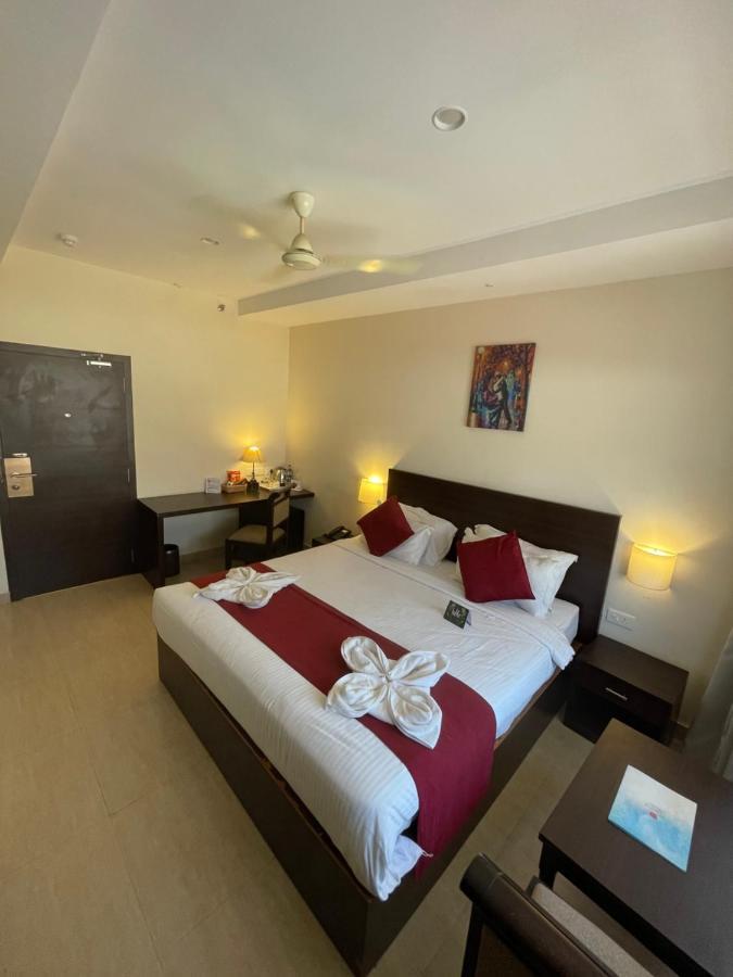 Hotel Yamuna Adur Exterior photo