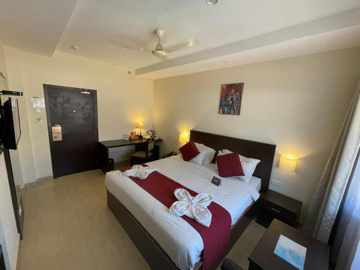 Hotel Yamuna Adur Exterior photo