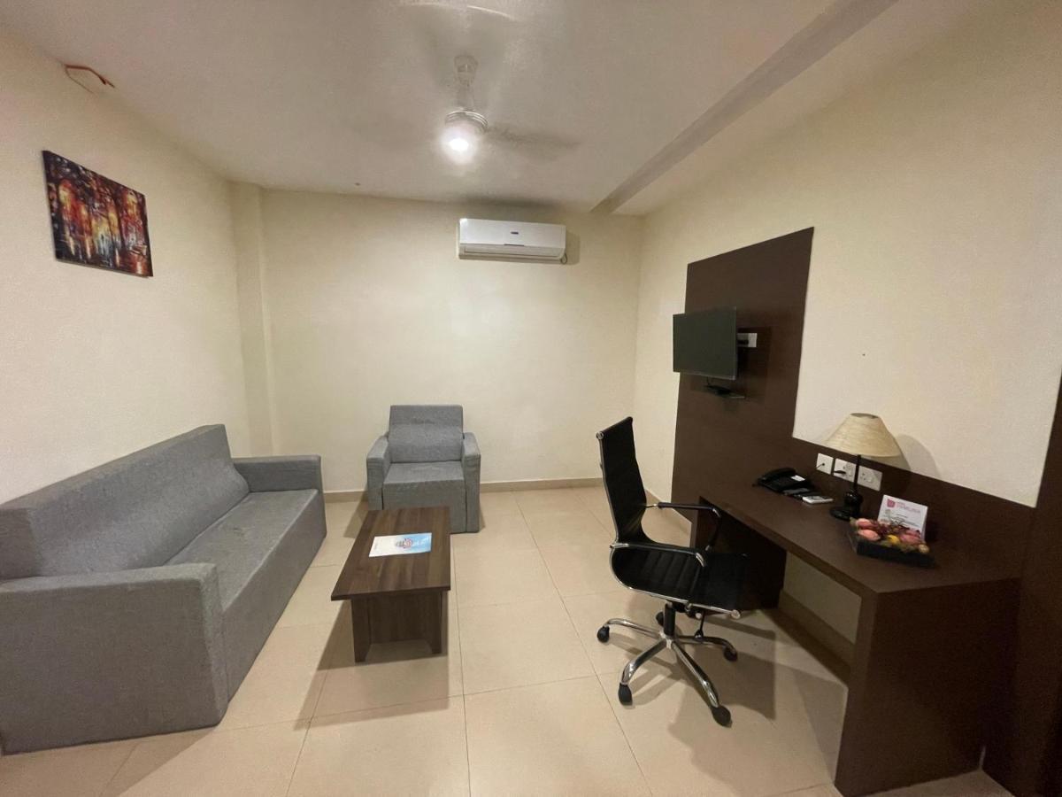 Hotel Yamuna Adur Exterior photo